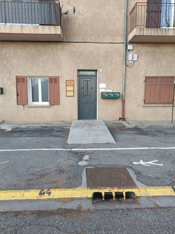 Local professionnel REGUSSE (83630) AZUR VERDON IMMO
