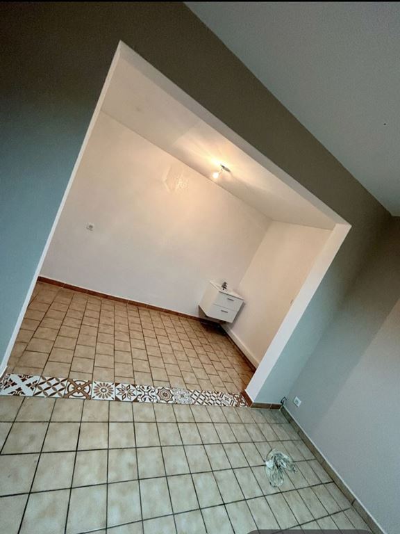 Local professionnel REGUSSE (83630) AZUR VERDON IMMO