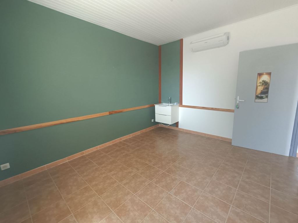 Local professionnel REGUSSE (83630) AZUR VERDON IMMO